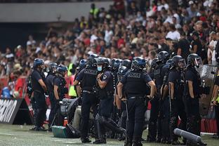 姆巴佩本赛季已打入5粒禁区外进球，为五大联赛球员最多（姆巴佩本赛季禁区外破门5次，五大联赛最多）