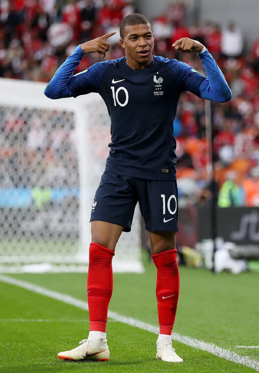 特巴斯：“像皇家马德里那样捏造这么多事情很难”（特巴斯直言：要像皇马那样大量捏造并不容易）