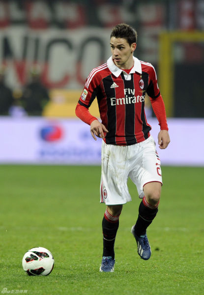 全市场：尤文和米兰正密切关注比利时17岁前锋穆泰巴（全市场：尤文、米兰盯上比利时17岁前锋穆泰巴）