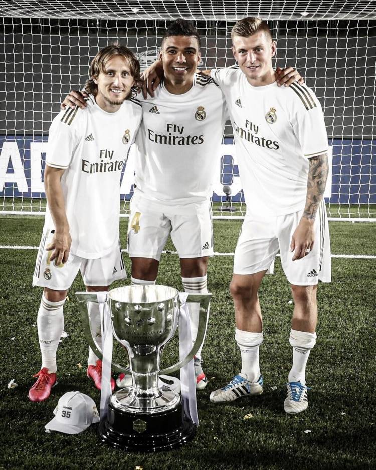 足球国足球员获赞：比赛态度专业（国脚获赞：比赛态度十分专业）