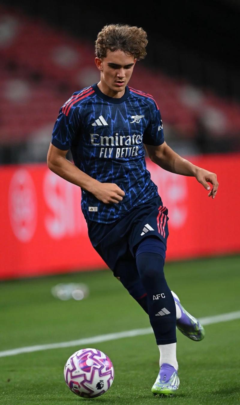 英超战报：卡什破门，布恩迪亚送绝杀，阿森纳1-2不敌维拉（英超速递：卡什先拔头筹，布恩迪亚压哨绝杀，阿森纳1-2憾负维拉）