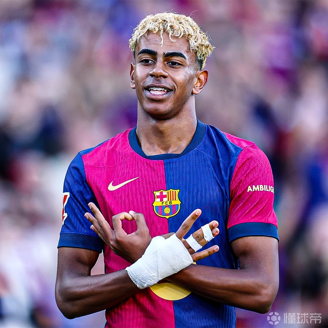 中足联颁奖：辽宁铁人外援姆本扎当选中甲赛季最佳球员（中足联年度颁奖：辽宁铁人外援姆本扎荣膺中甲赛季最佳球员）