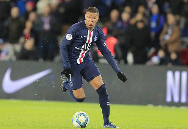 中超比赛亮点：上海海港2-1取胜山东泰山,（中超战报：上海海港2比1力克山东泰山）