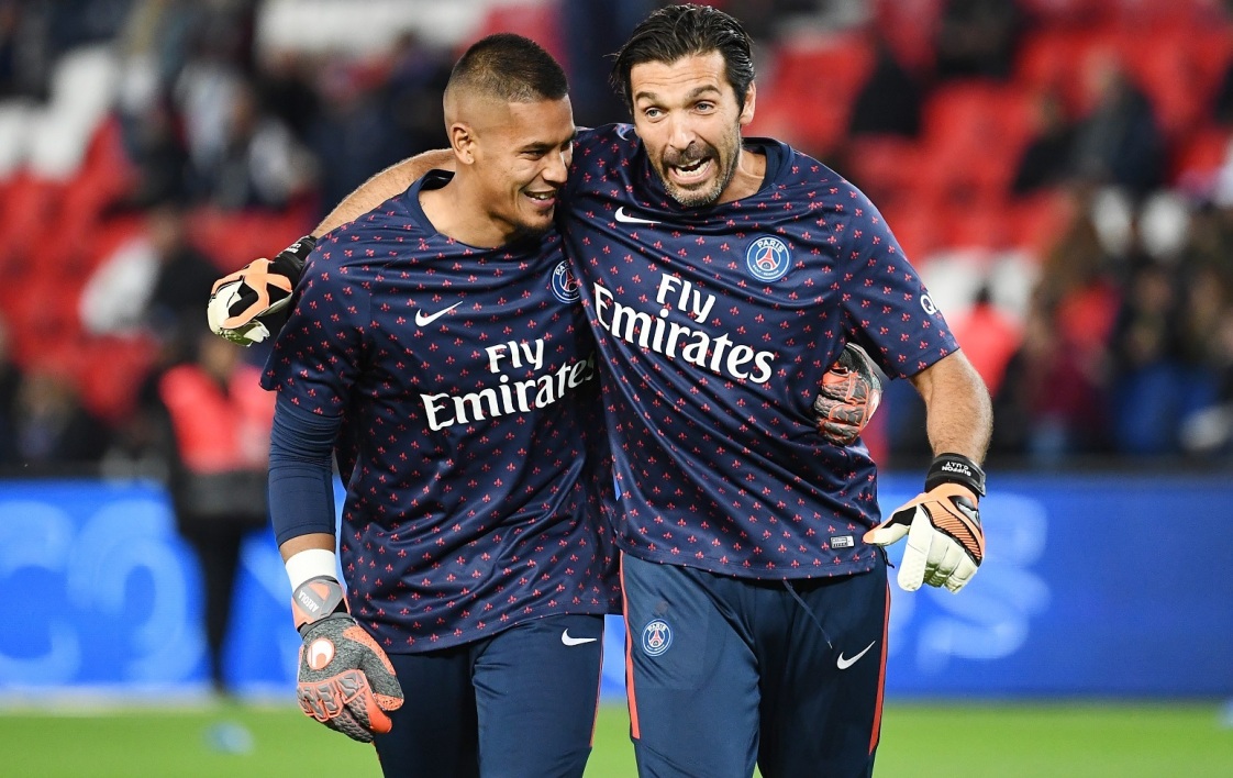 伊涅斯塔：亚马尔才18岁必须继续提高；我正在考取教练执照（伊涅斯塔：18岁的亚马尔仍需不断进步；我正攻读教练资格证）