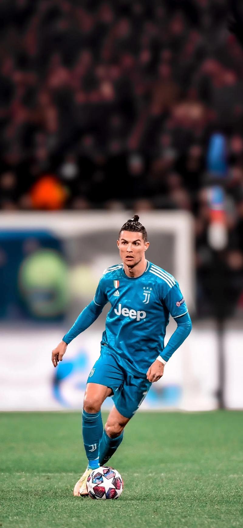 记者：埃斯特旺已抵达伦敦，周一将跟随切尔西训练（埃斯特旺已到伦敦，周一将随切尔西合练）