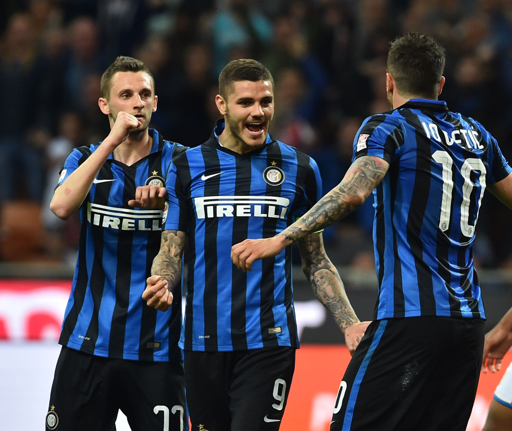 记者：汪士钦这张红牌就是多年来中国足球陋习的真实写照（记者：汪士钦这张红牌，正是中国足球多年积弊的缩影）