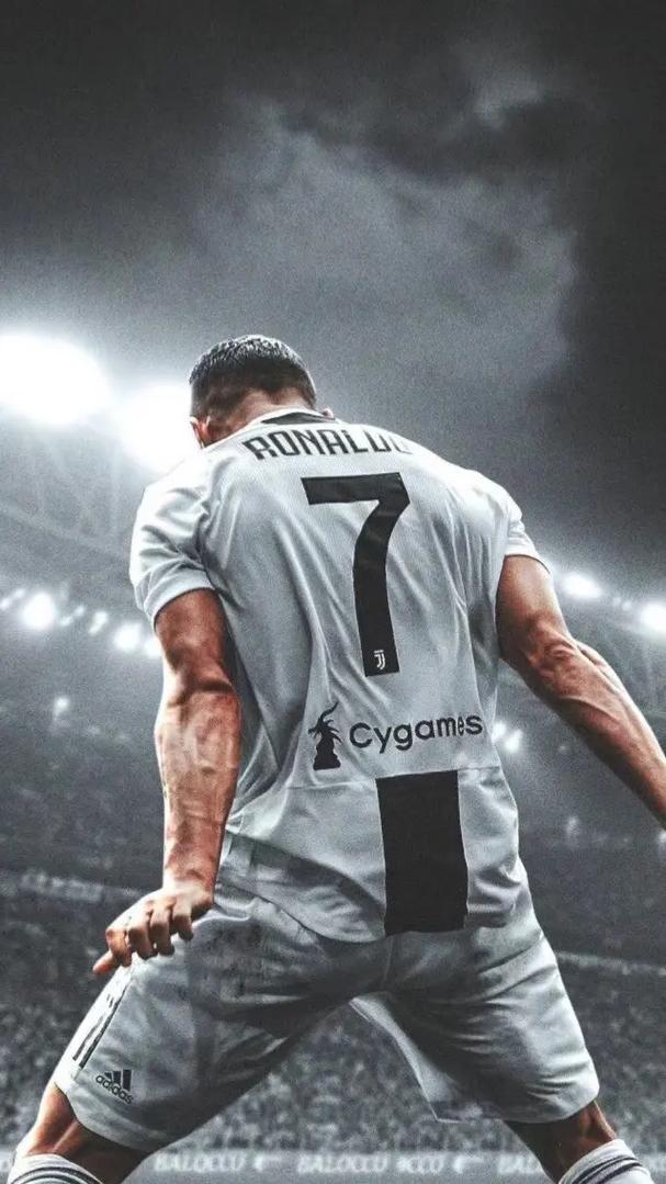 快攻从后场发起一气呵成（后场发动快攻，行云流水）