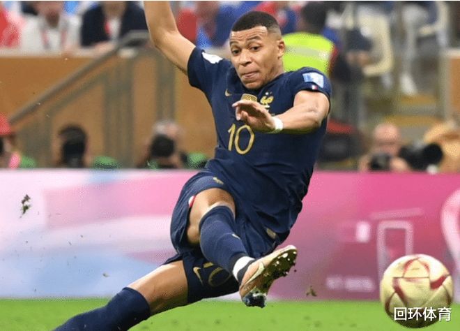 张琳芃第11次赢得中超冠军，超越郑智成国内联赛历史第一人！（张琳芃加冕中超第11冠，力压郑智成国内联赛史上第一人）