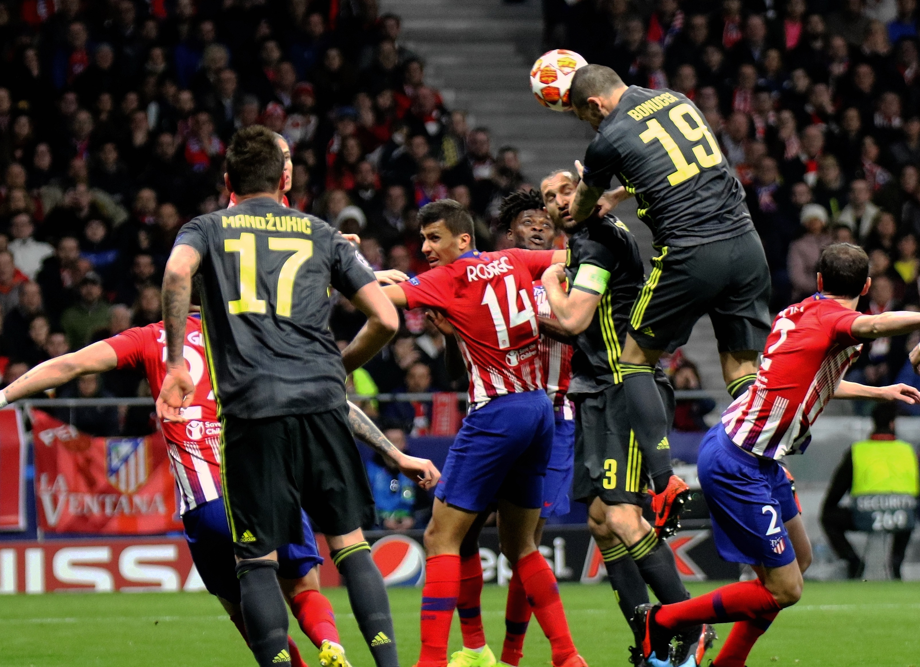 蒂尔曼谈击败曼城：我们防守做得好，反击总是很有威胁（蒂尔曼：战胜曼城靠稳固防守，犀利反击成取胜关键）