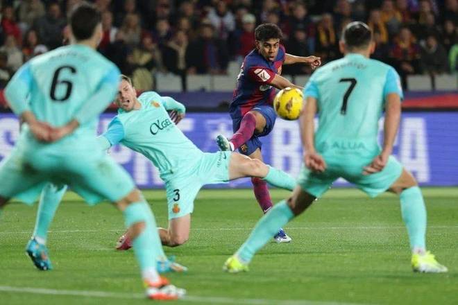 霍伊伦德：从曼联到那不勒斯的传奇转变（霍伊伦德：从曼联迈向那不勒斯的传奇蜕变）