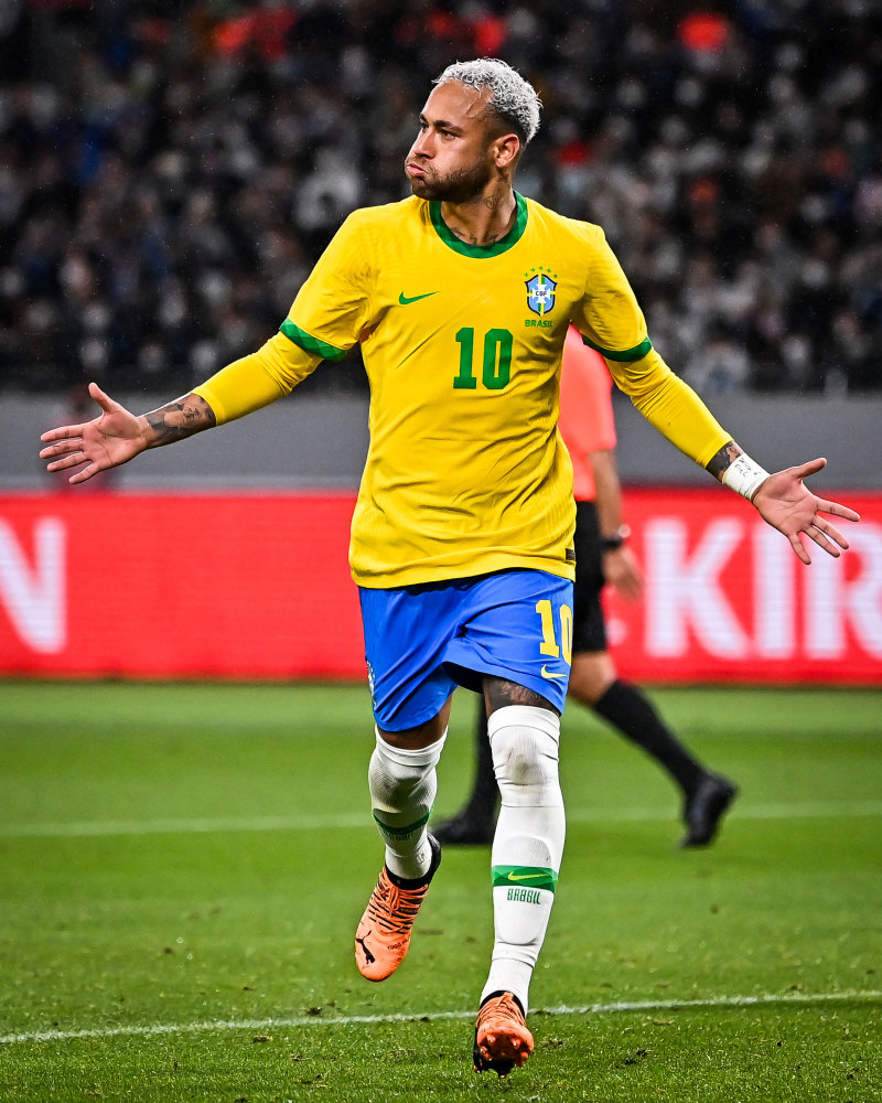 阿达尼：阿根廷并非世界杯夺冠最大热门；罗德里比佩德里重要（阿达尼：阿根廷并非捧杯头号热门，罗德里比佩德里更关键）